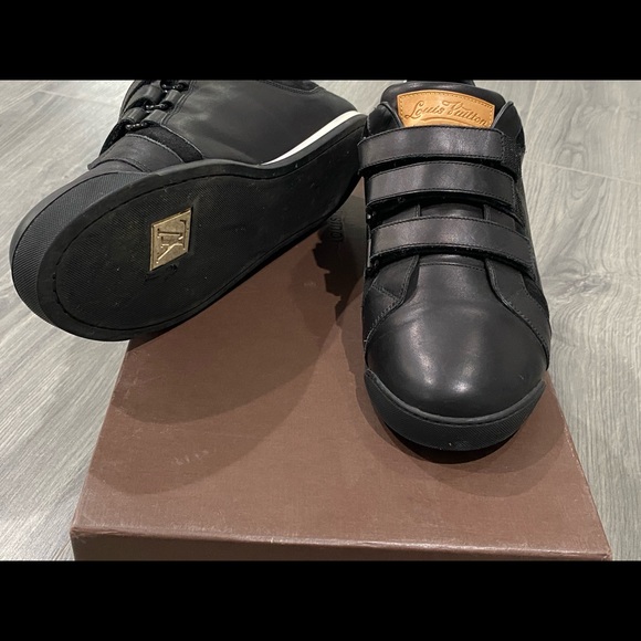 LOUIS VUITTON Leather Velcro Sneakers Black - Picture 2 of 7